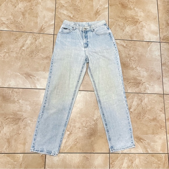 Vintage 90’s LEE Riveted Vintage High-Rise Light Wash Mom Jeans 28 waist - Picture 2 of 6